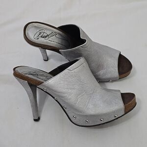 DONALD J PLINER METALLIC STUDDED PEEP TOE HEELED SHOES SIZE 8